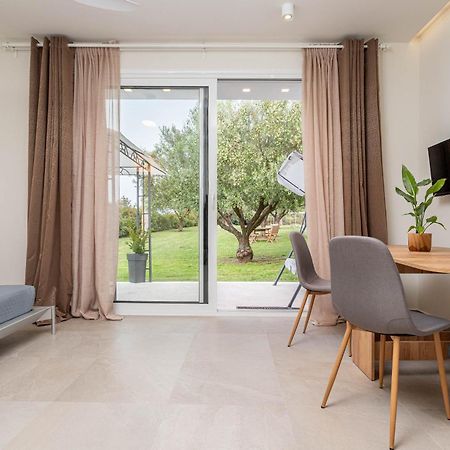 Mellagia Suites Kassandreia Екстериор снимка